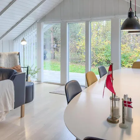 3 Bedroom Gorgeous In Knebel