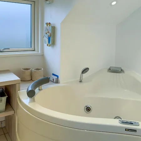 Дом отдыха 3 Bedroom Gorgeous In