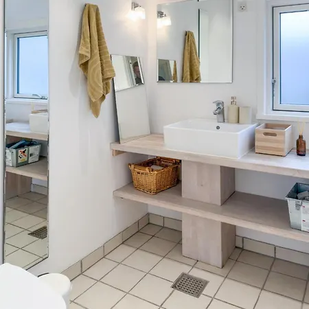 3 Bedroom Gorgeous In Knebel