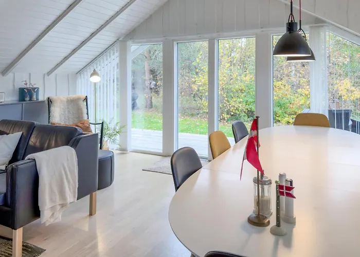 3 Bedroom Gorgeous In Knebel